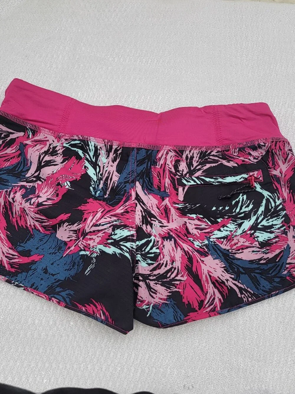 Patagonia Womens Strider Athletic Shorts Pink and Black Swirl Size 8